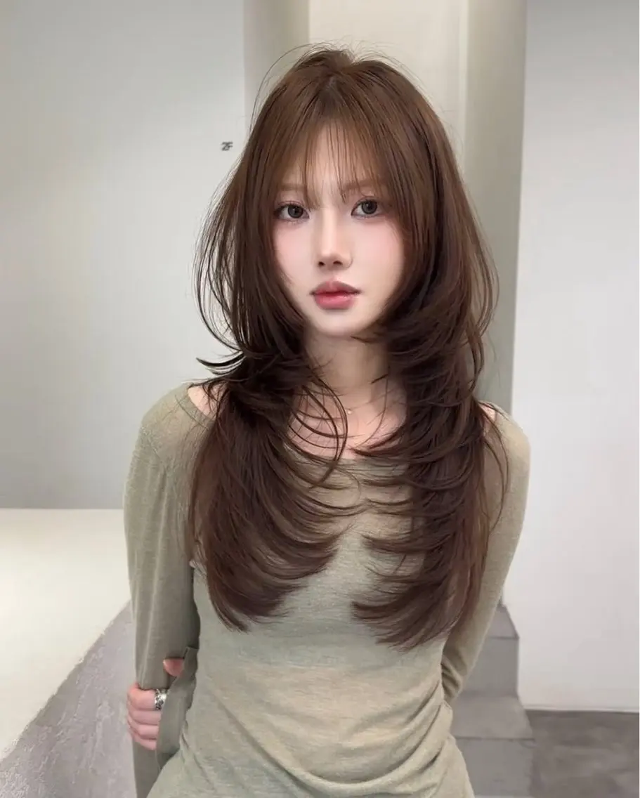 （❣️人気No.1❣️）韓国風レイヤーカット✂️＋透明感カラー🤎＋ケアトリートメント🫧レイヤー ミディアム 韓国の写真