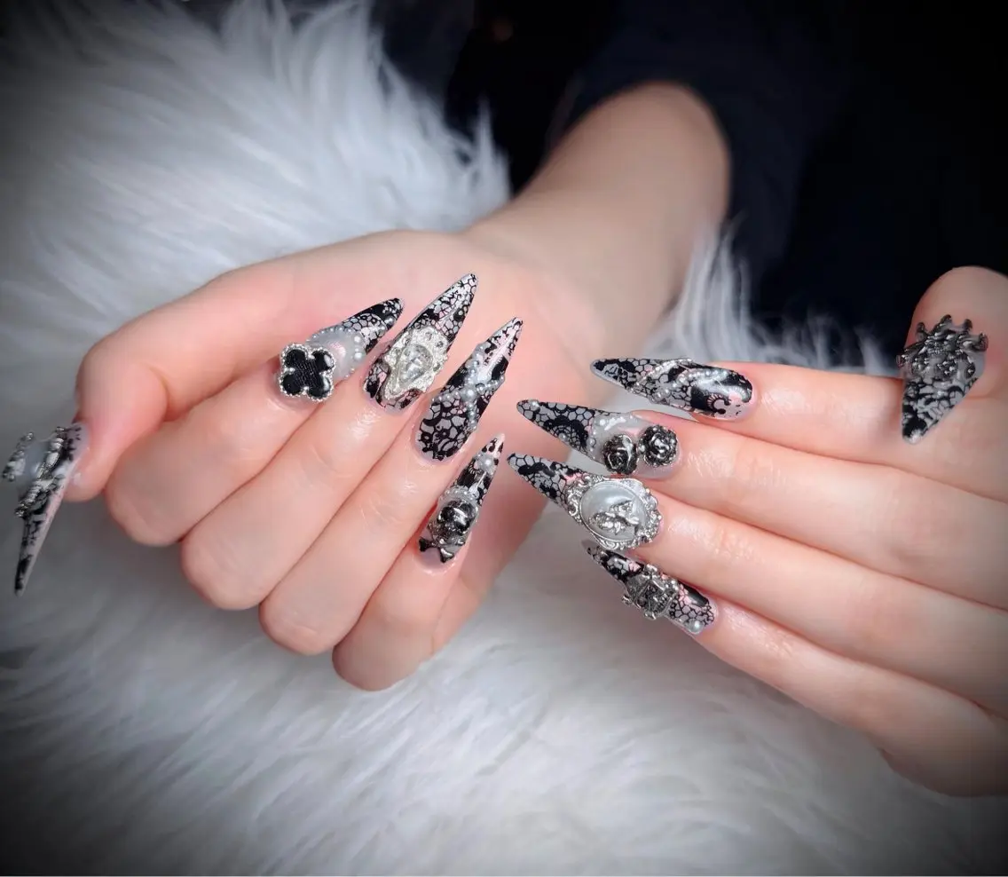 ネイル アートネイル ボルドー フレンチネイル ジェルネイル 氷ネイル・うるうるネイル Julie NailSalonのネイルデザイン