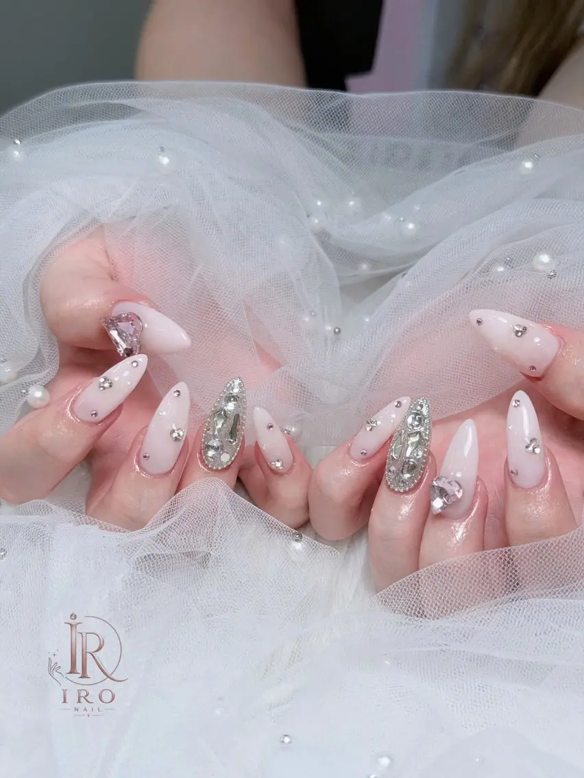ネイル ハンドネイル IRO Nail Studioのネイルデザイン