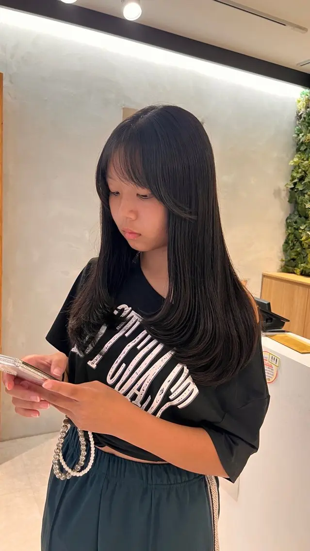 ロング 顔まわりレイヤー 顔周りカット レイヤーカット 田中 もも🍑のヘアスタイル