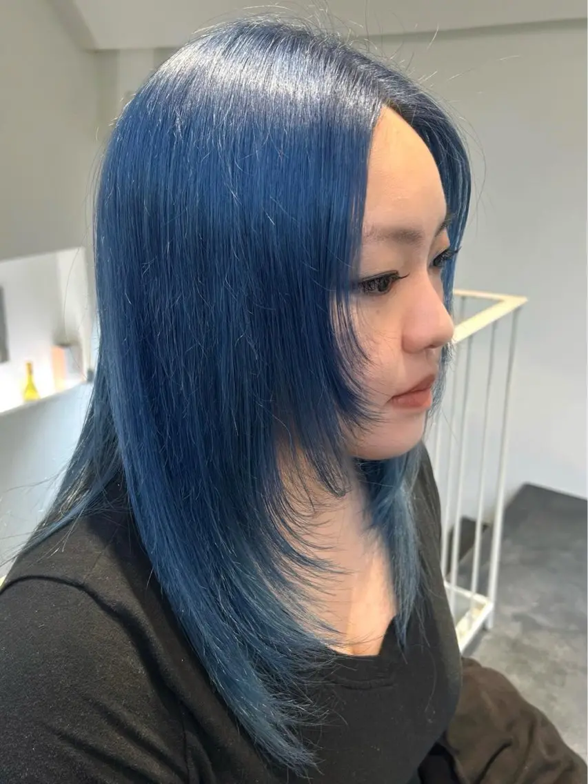 セミロング ヘアカラー HIKARI ブリーチ/ハイトーンのヘアスタイル