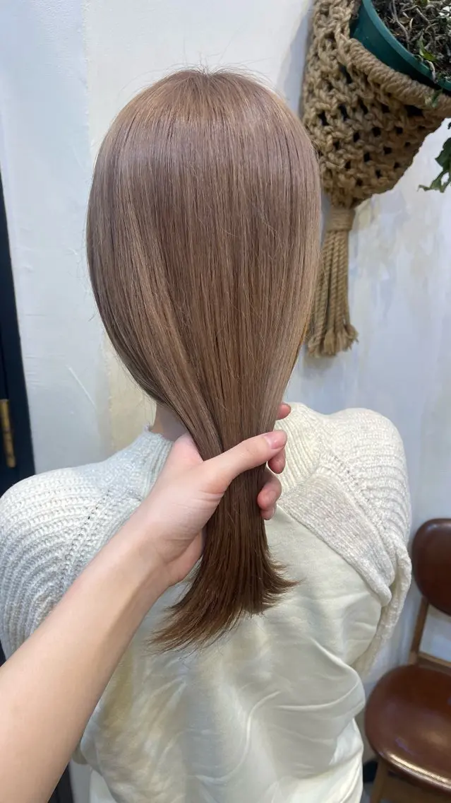 カラー ロングレイヤー ／米澤凌華のヘアスタイル