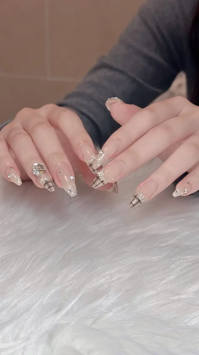 ネイル ワンホンネイル nailsalon ChuColaのネイルデザイン