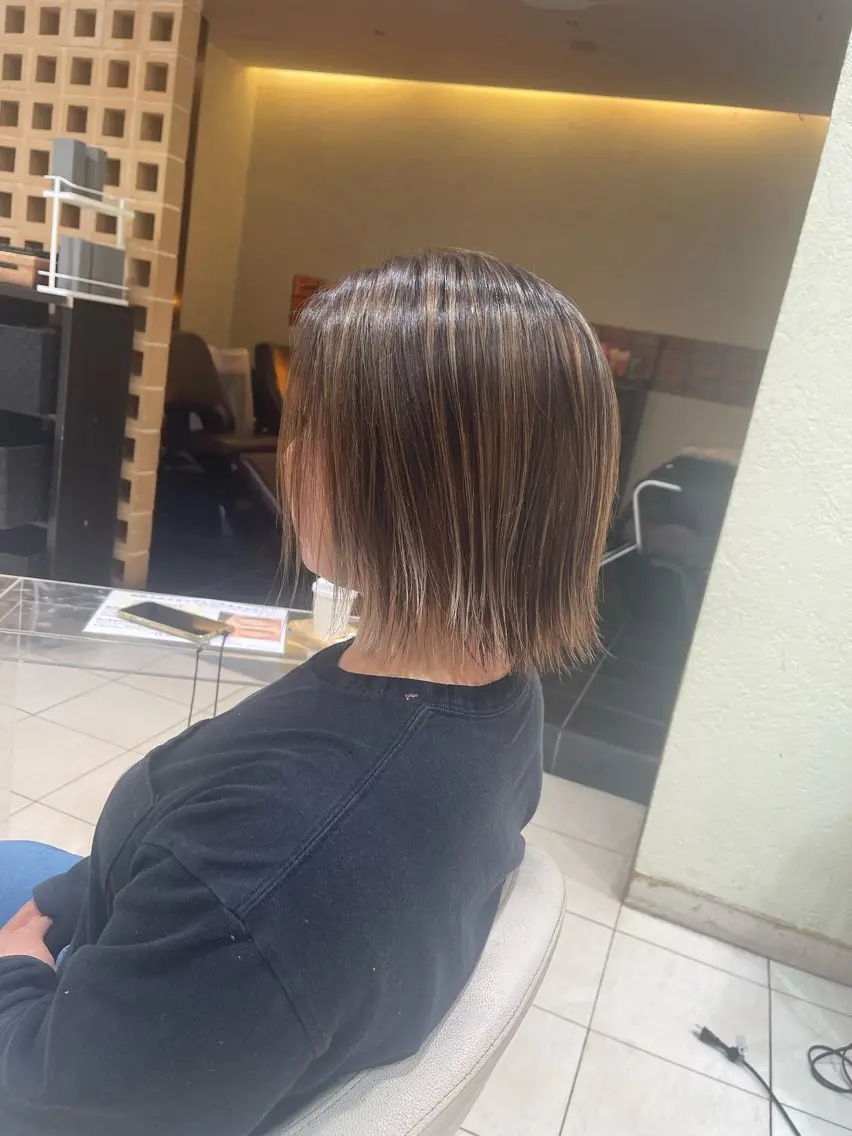 ミディアム カラー バレイヤージュ レイヤーカット カネヒラ リョウスケのヘアスタイル
