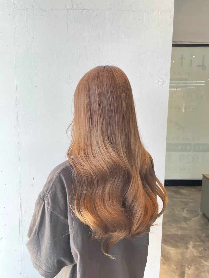 カラー ベージュカラー ハイトーンカラー ミルクティーベージュ カット ヘアカラー ハイトーンカラー🩵 指名多数💗横山聖奈のヘアスタイル