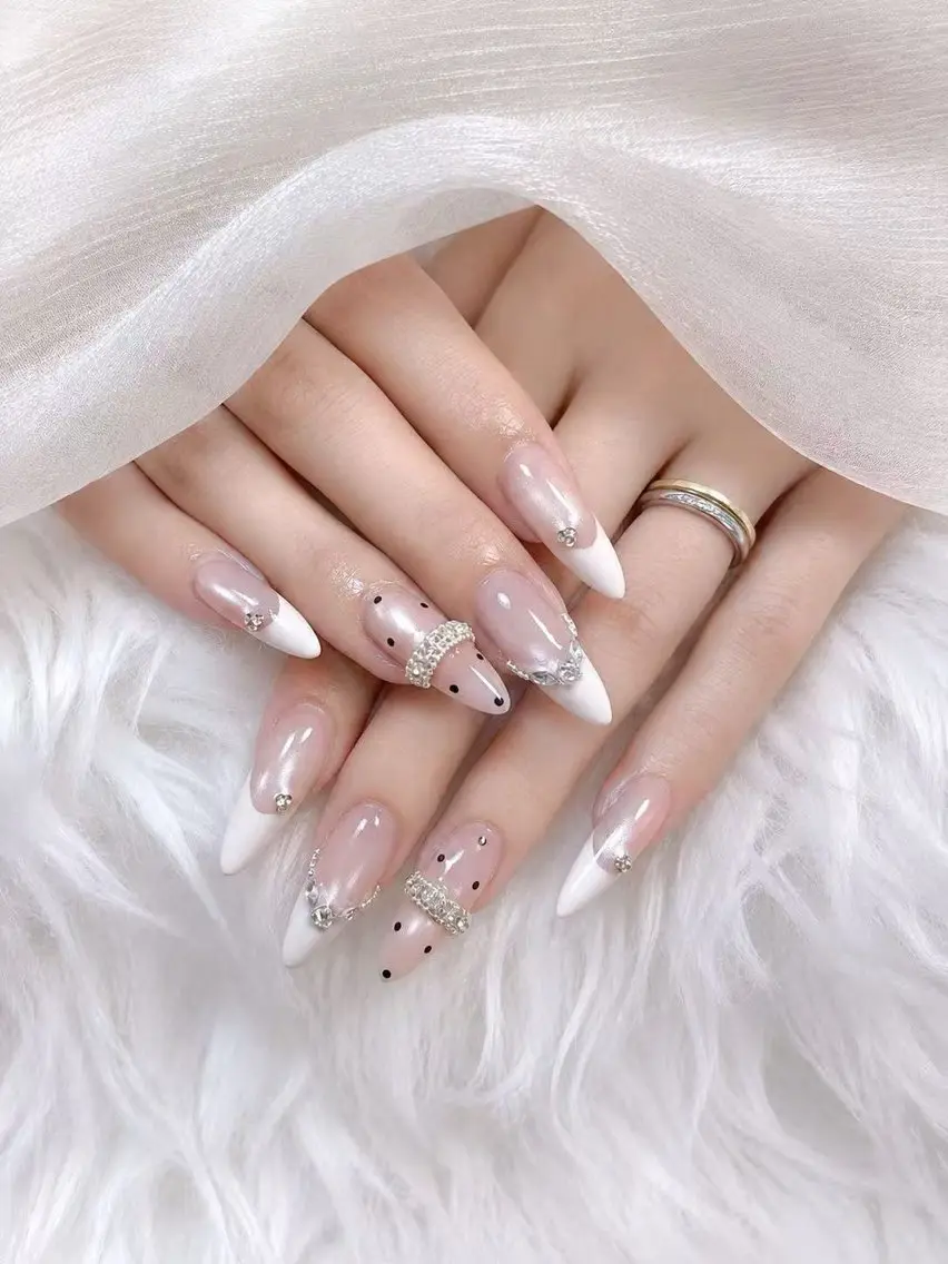ネイル アニマル柄 チークネイル フラッシュネイル フラワーネイル フットネイル ハンドネイル B·U Nail大宮 長さだし専門店のネイルデザイン