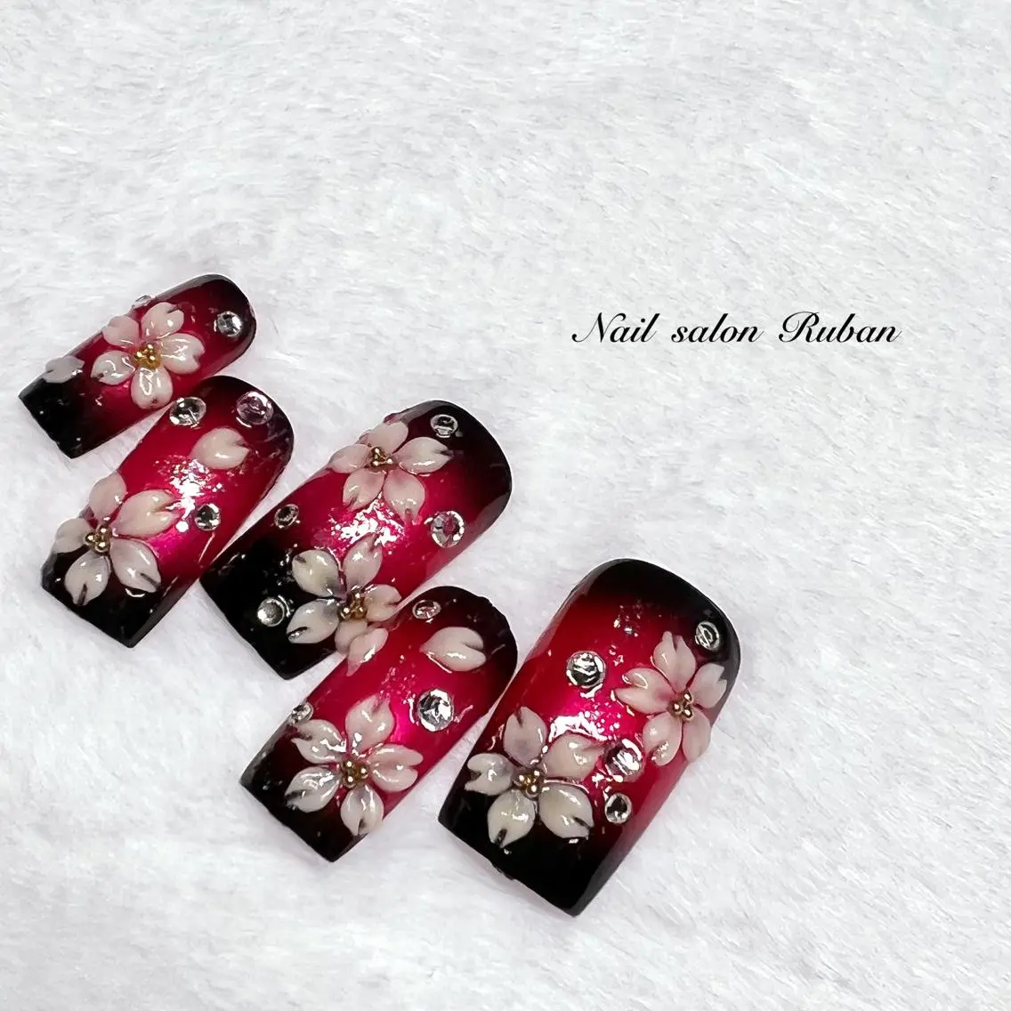 ネイル 桜ネイル 成人式 グラデーション ブライダルネイル 冬ネイル Nail salon Rubanのネイルデザイン