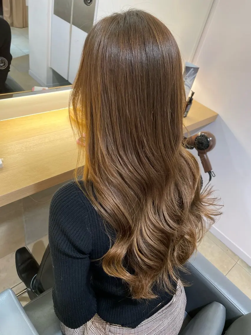 ロング 菅沼 紀世/顔周りレイヤーのヘアスタイル