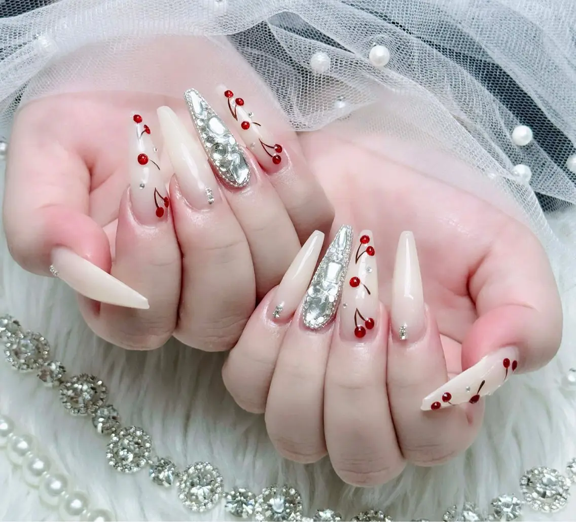 ネイル キラキラネイル 韓国ネイル マグネットネイル 持ち込み ネイルチップ ハンドネイル Chiee Bling.Nailのネイルデザイン