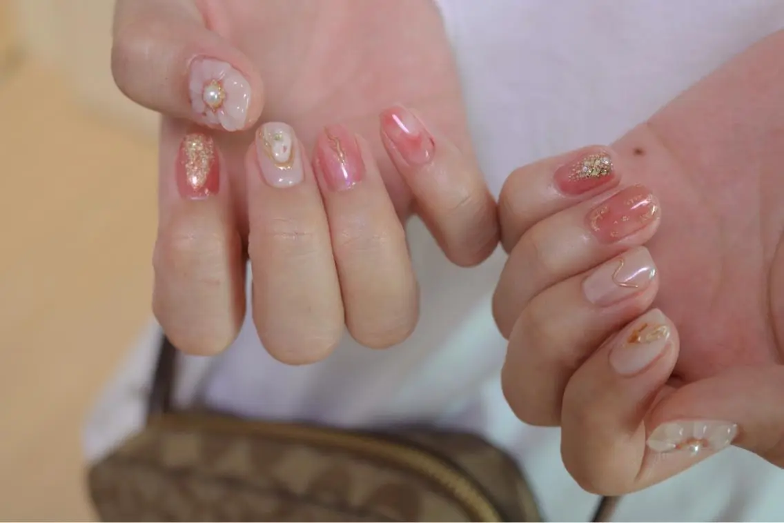 ネイル オーロラネイル カジュアル 長さ出し ジェルネイル 韓国ネイル ハンドネイル MH Nailのネイルデザイン