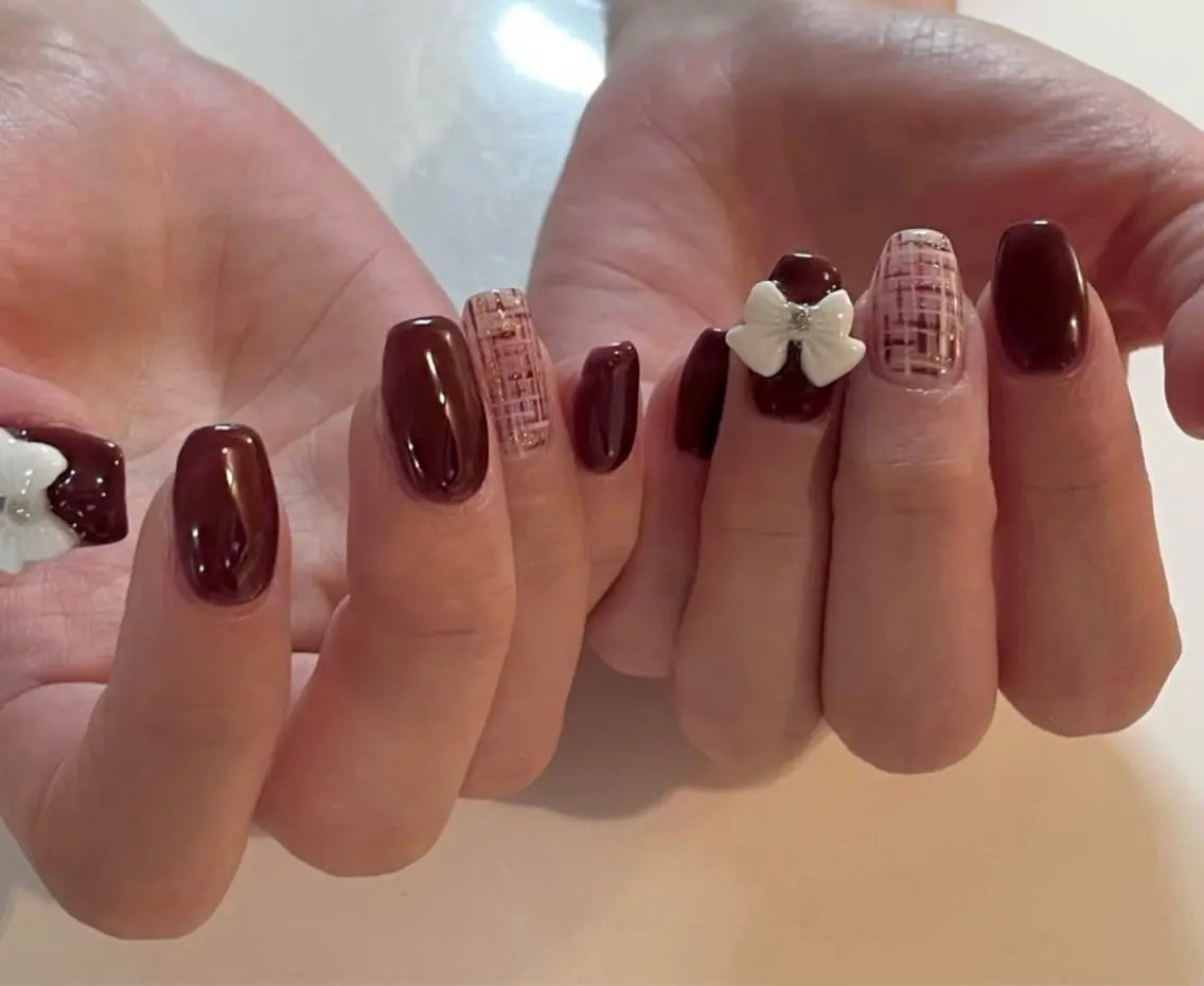 ネイル グラデーション キラキラネイル ワンカラーネイル 冬ネイル Jenn Nail Salonのネイルデザイン