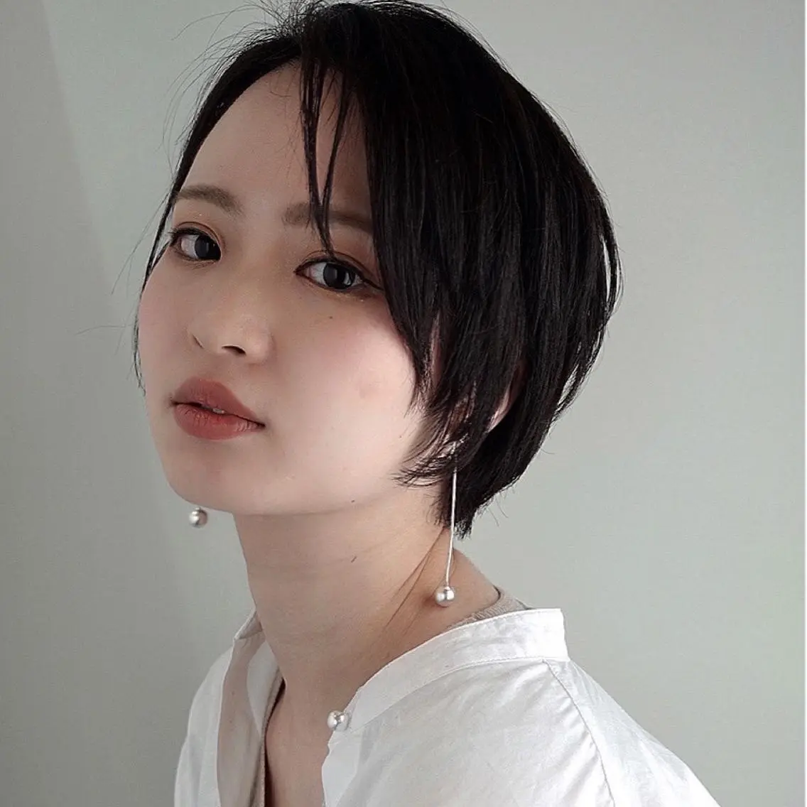 ショート カラー ショートボブ ハンサムショート 丸みショート デザインカラー ハイライトカラー カット ヘアカラー 京都大人女性ショート 徒歩1分/秋山のヘアスタイル