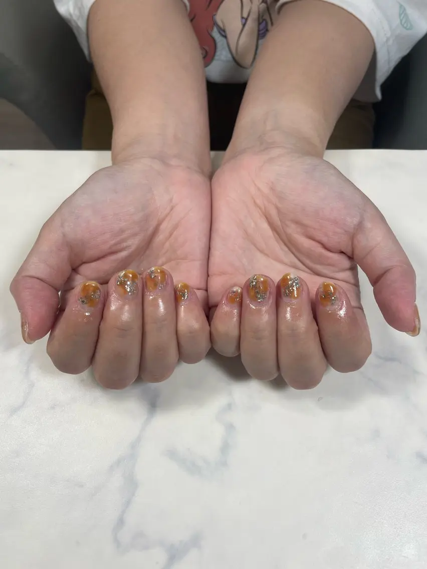 ネイル ラメ(グリッター) オレンジ ハンドネイル COCOA🩵 Knailのネイルデザイン