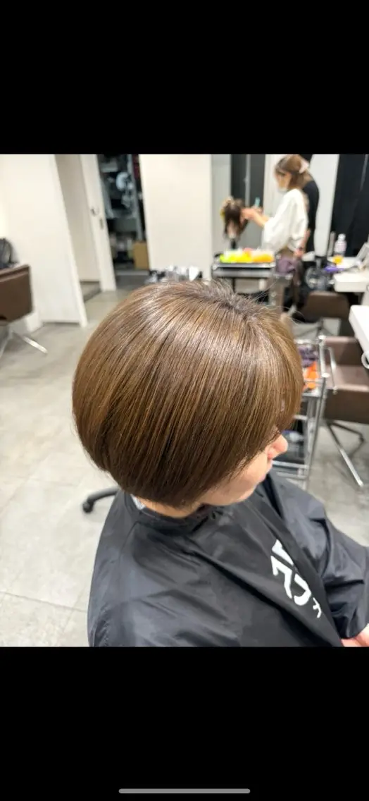 ショート カラー 髪の年齢悩み解消/ 白髪と癖毛 松本雄光のヘアスタイル