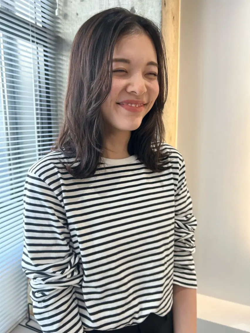 ミディアム サイドバング カット 鈴木 よつはのヘアスタイル