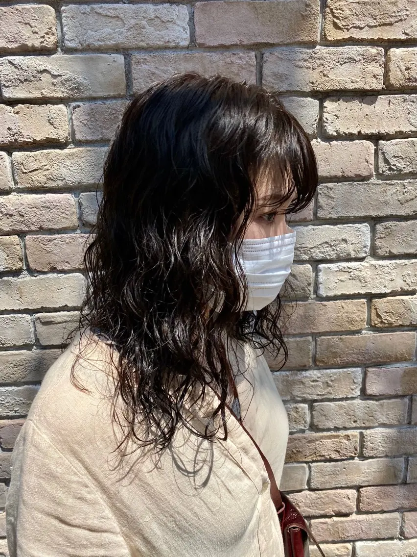 ロング パーマ 顔周りカット レイヤーカット 宮崎 恵多のヘアスタイル