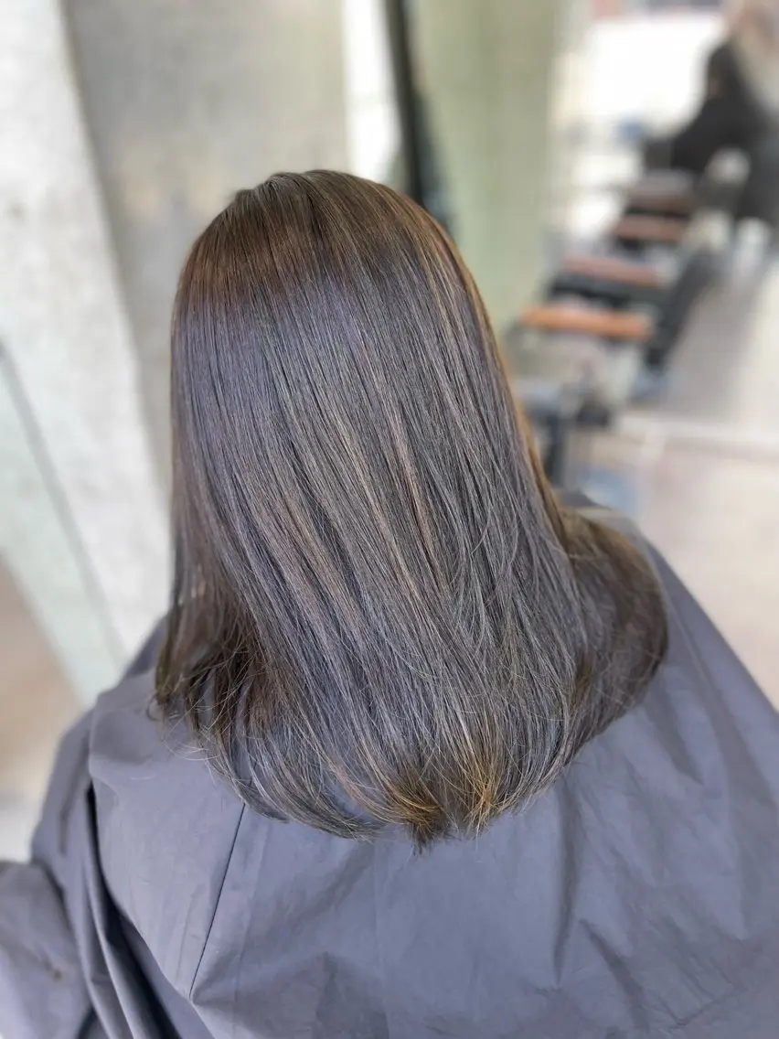 ミディアム カラー アッシュ アッシュブラウン ブラウンカラー ハイトーンカラー カット ヘアカラー 髪質改善/堀江 ケアカラーtoshiのヘアスタイル