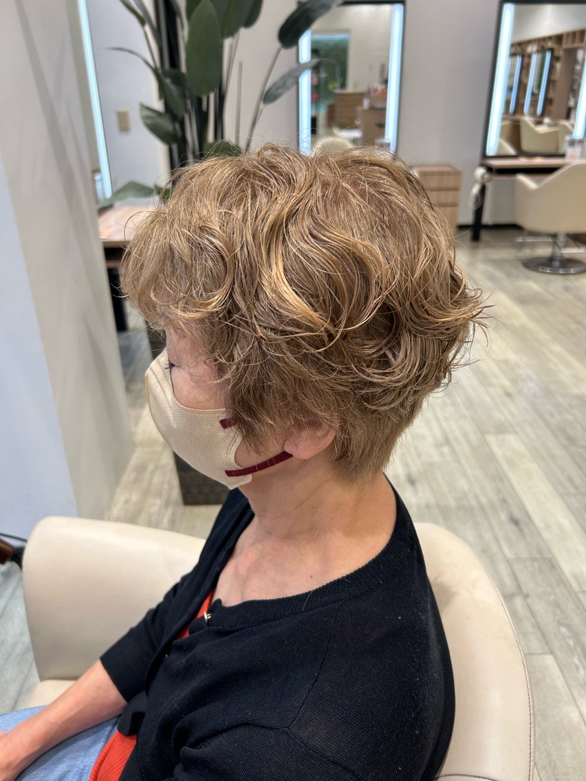 ショート パーマ 髙沢 蓮のヘアスタイル