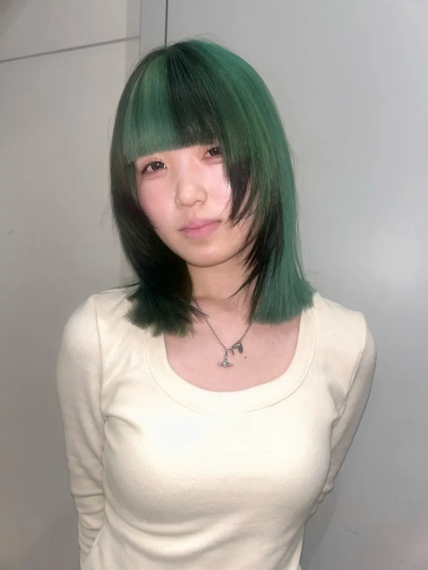 ミディアム カラー ブリーチ デザインカラー レイヤーカット 🪽デザインカラー/ ブリーチ/陽向🪽のヘアスタイル