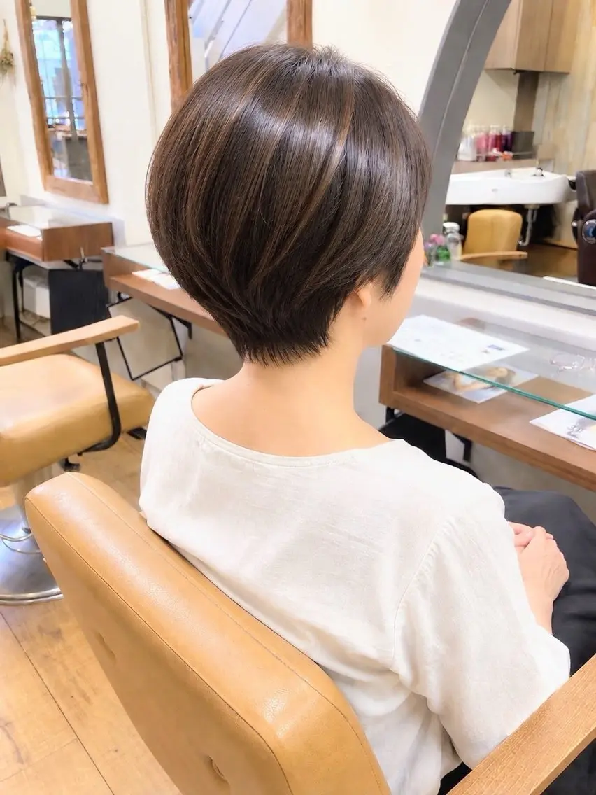 ショート カラー 松下 沙織のヘアスタイル