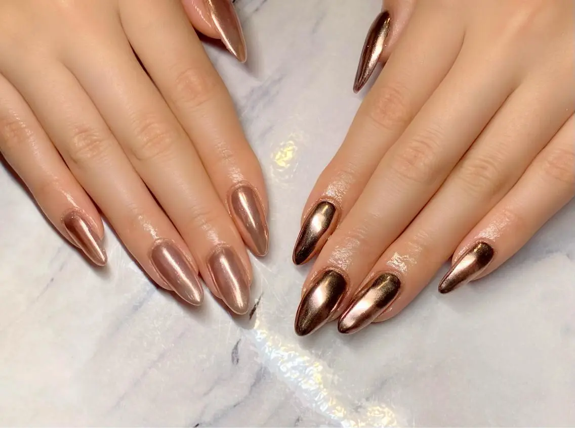 ネイル ミラーネイル Lino+ ネイル&よもぎ蒸しのネイルデザイン