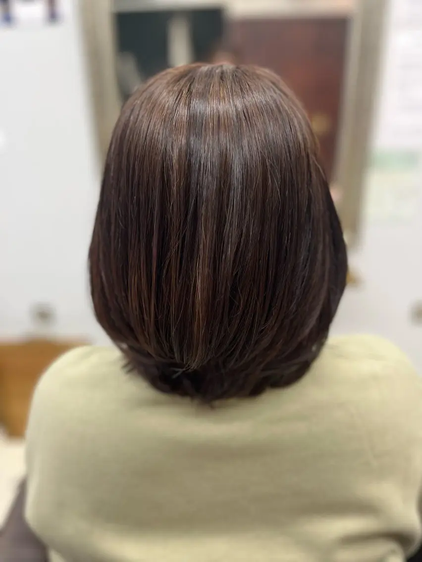 ミディアム レイヤーカット 産休の為お休みです! 小島凜のヘアスタイル