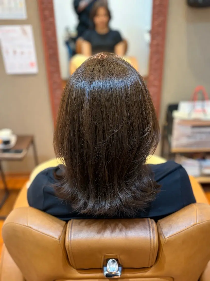 ミディアム カラー くびれヘア 顔周りカット レイヤーカット トリートメント サイトウ タクトのヘアスタイル