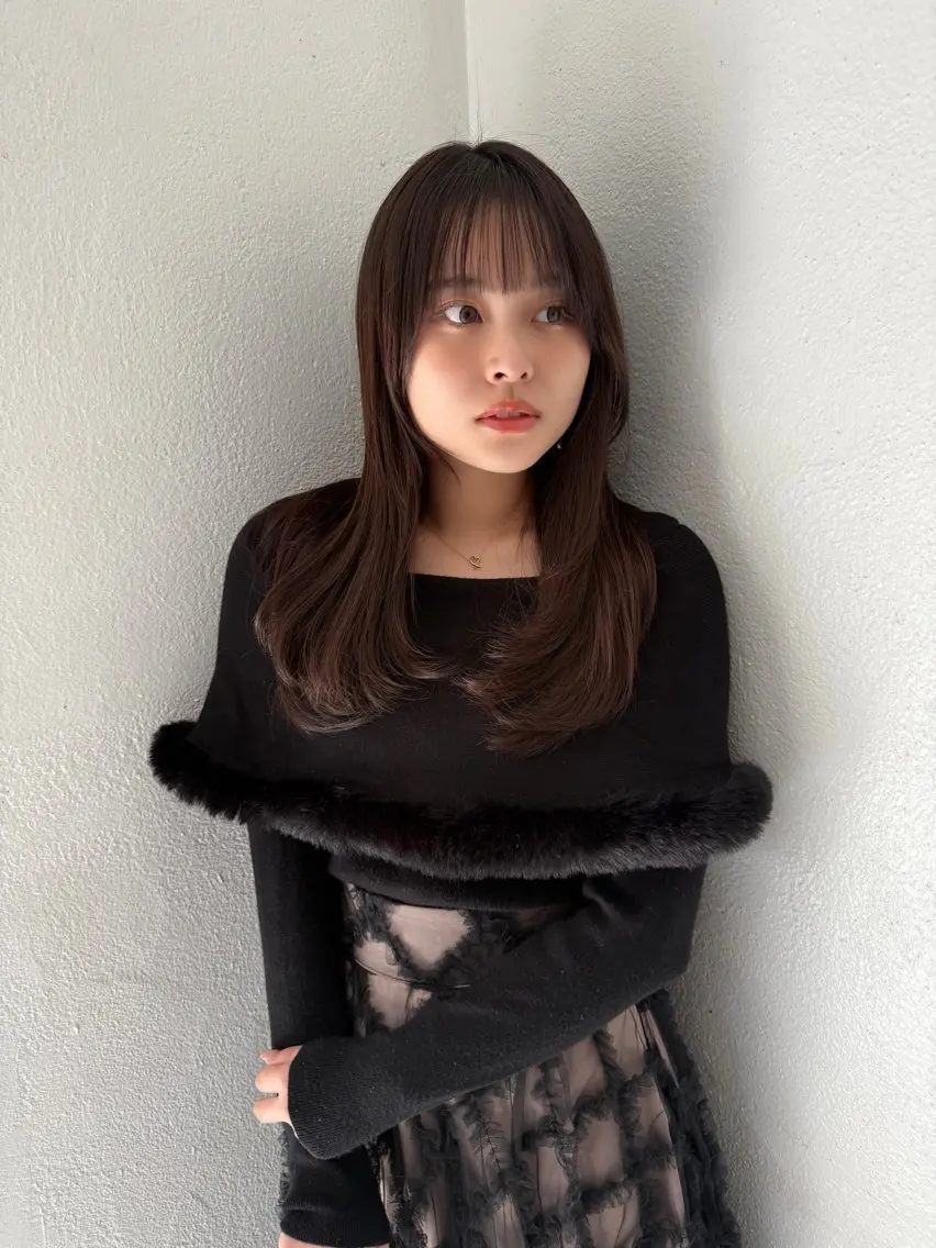 ロング カット トリートメント 髪質改善|透明 感カラー🩵レイヤーのヘアスタイル