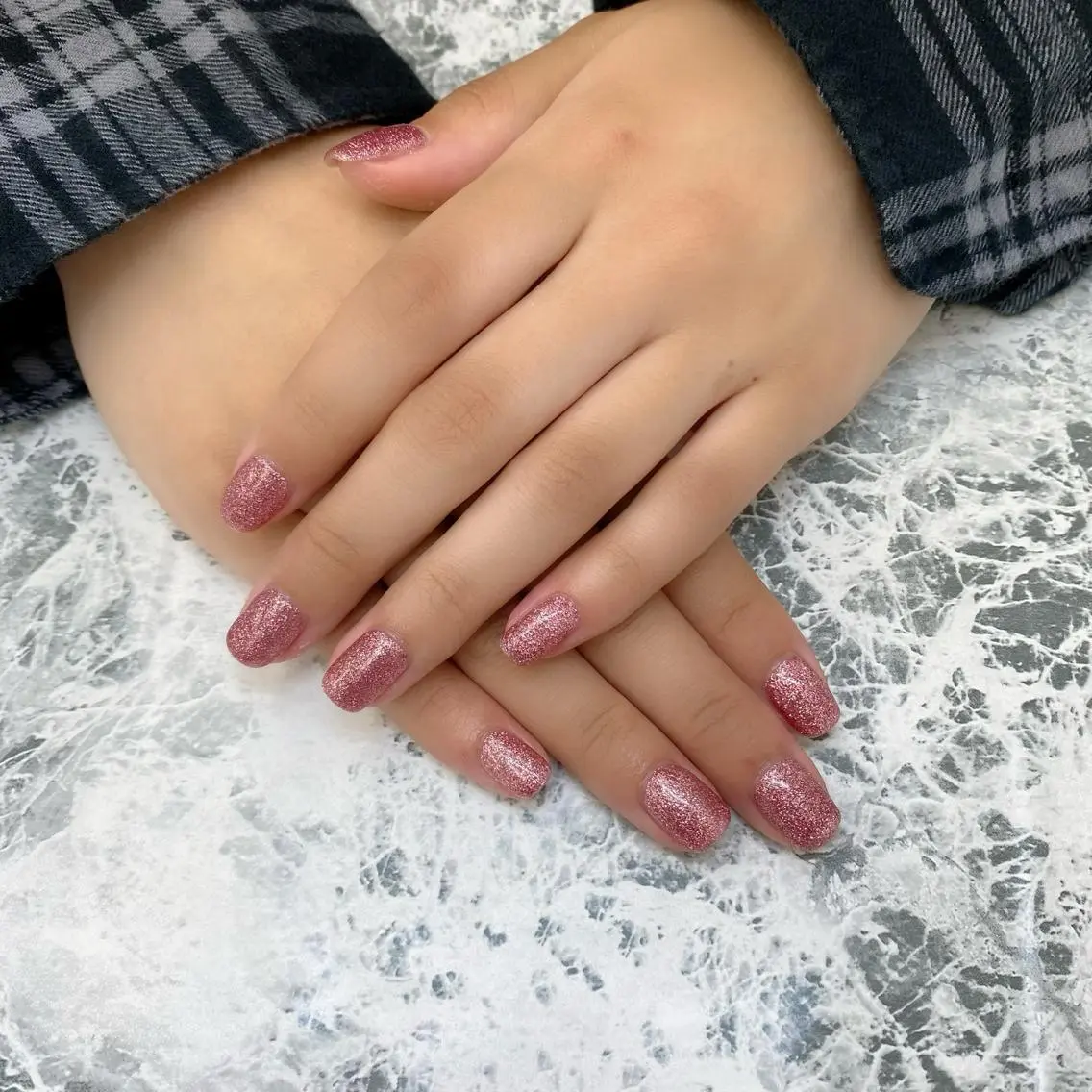 ネイル ラメ(グリッター) ワンカラーネイル ピンク F. Neneのネイルデザイン