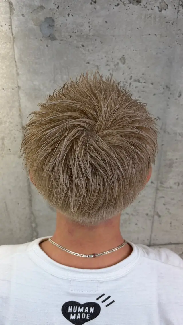 カラー メンズ 三輪 隼大のヘアスタイル