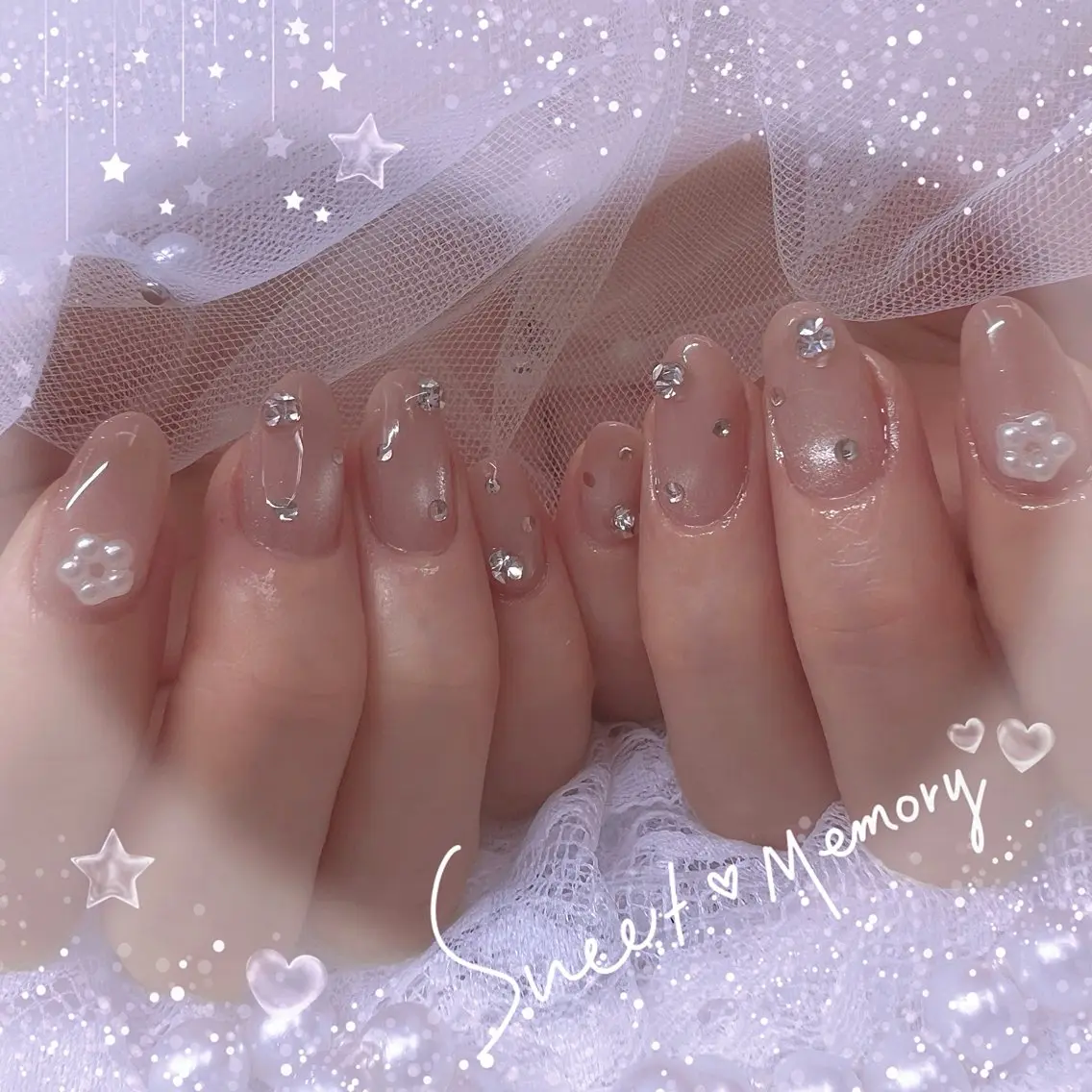 ネイル チークネイル フレンチネイル ガーリー ガラスフレンチ グラデーション ハンドネイル Chill Nailsalonのネイルデザイン