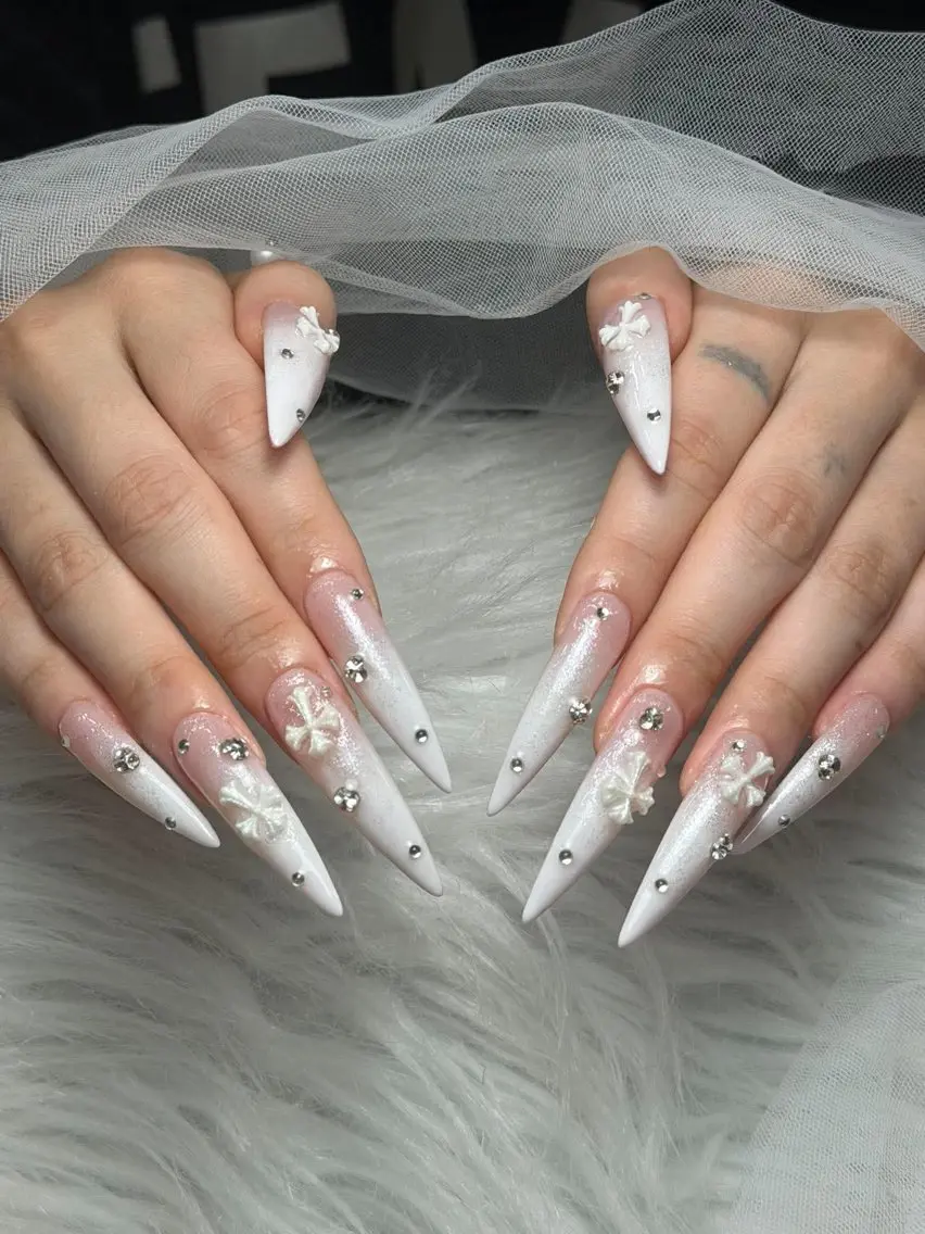 ネイル アートネイル 長さ出し ジェルネイル 韓国ネイル マグネットネイル ハンドネイル Cloudy Chan Nailのネイルデザイン