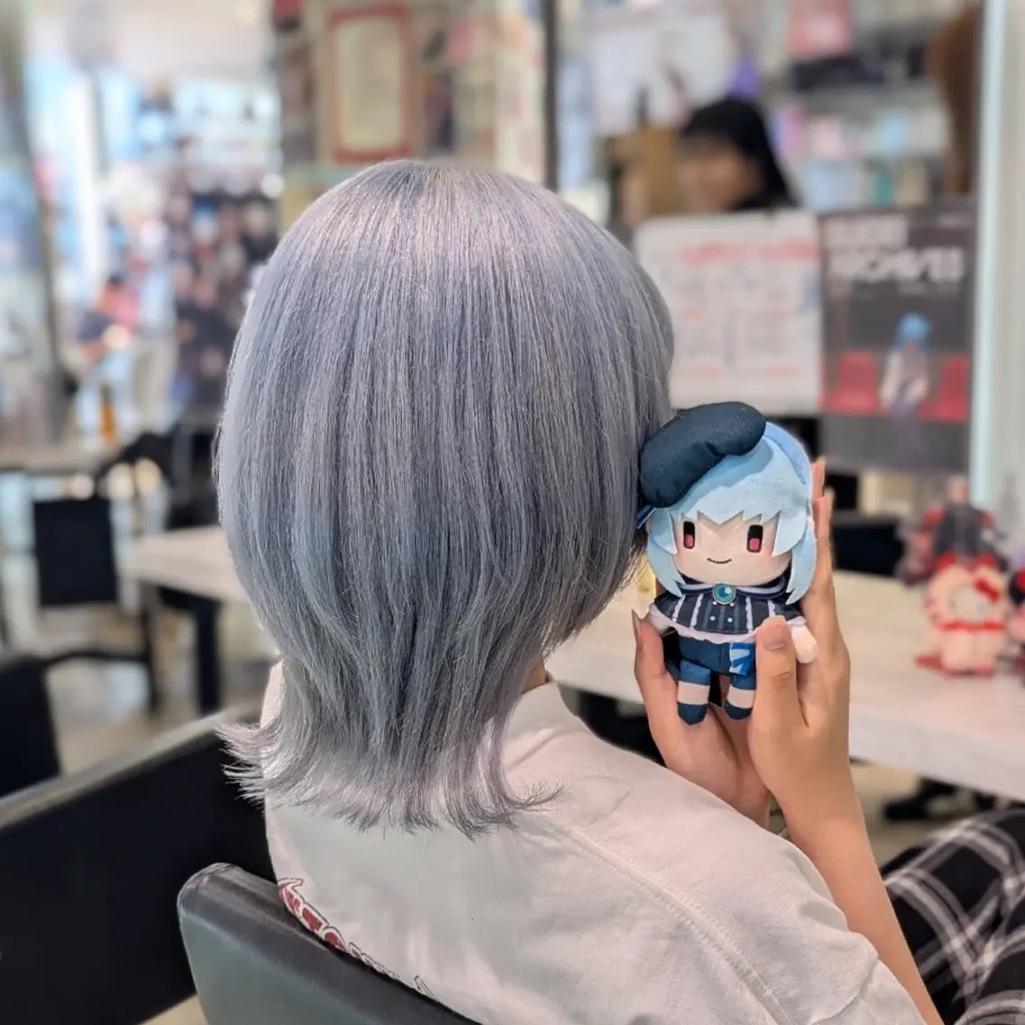 カラー ミディアム シルバー カット ヘアカラー 推しカラー🦉にじさ んじカラー🌈🕒✨のヘアスタイル