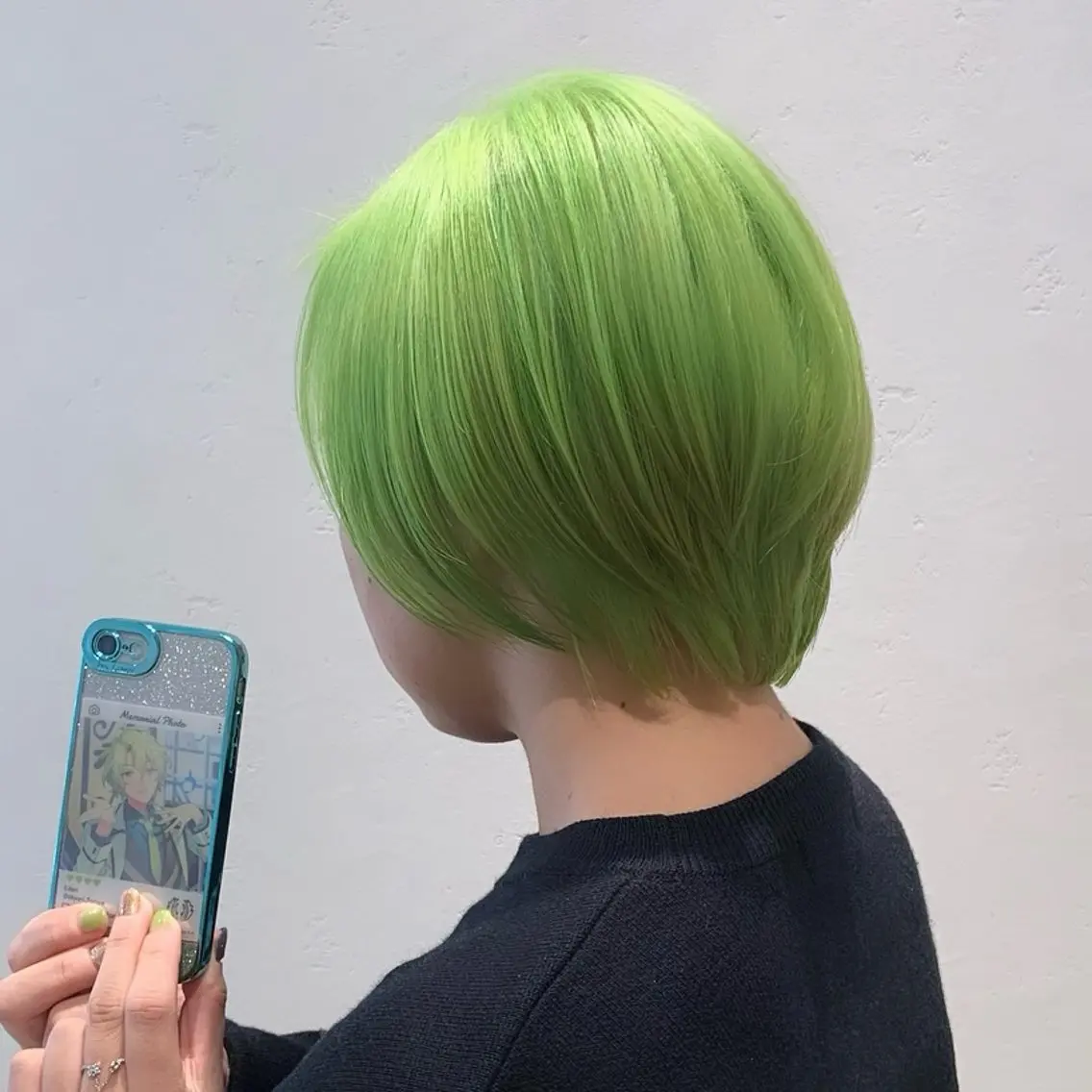 ショート カラー ヘアアレンジ ブリーチ アニメ髪・ウルフ🦇 樋口莉夏のヘアスタイル