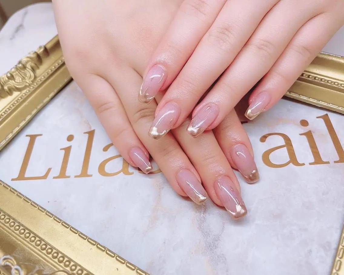 ネイル フレンチネイル ジェルネイル グラデーション ハードジェル キラキラネイル Lilas Nailのネイルデザイン