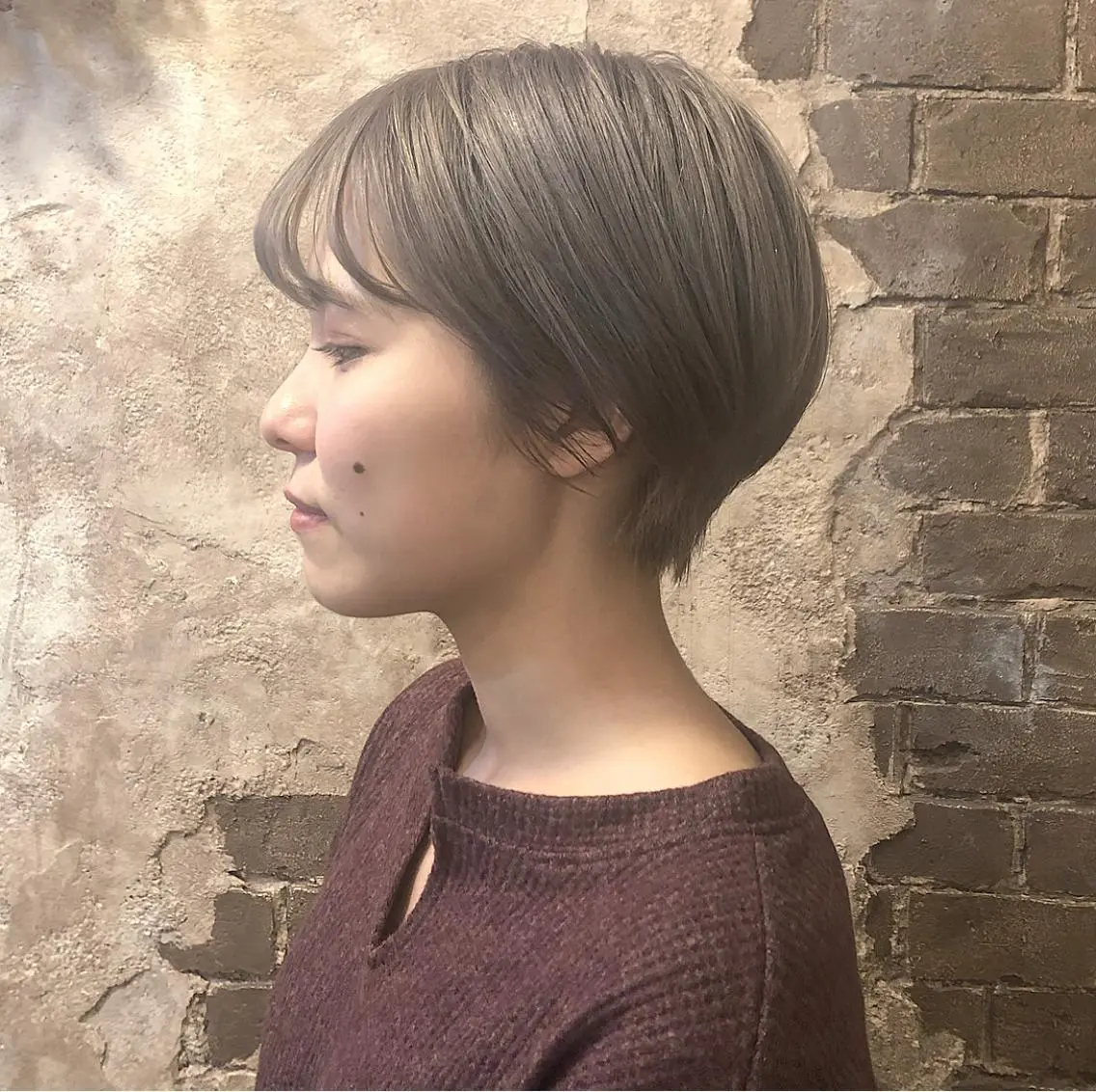 ショート カラー カット ブリーチ、パーマ 西部笑のヘアスタイル