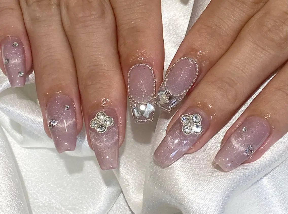 ネイル キラキラネイル ワンホンネイル ハンドネイル モテネイル特化🎀 Julianaのネイルデザイン