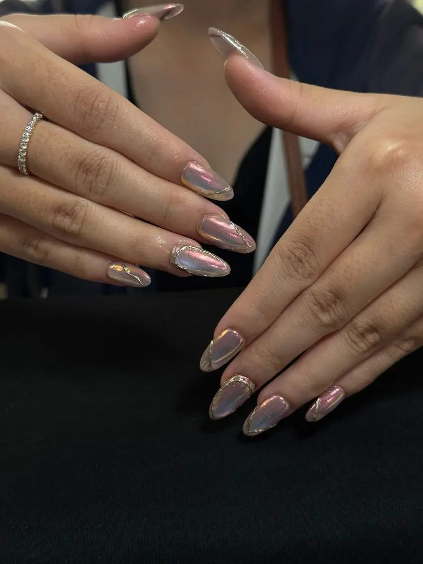 ネイル 長さ出し ミラーネイル EMI NAILSのネイルデザイン
