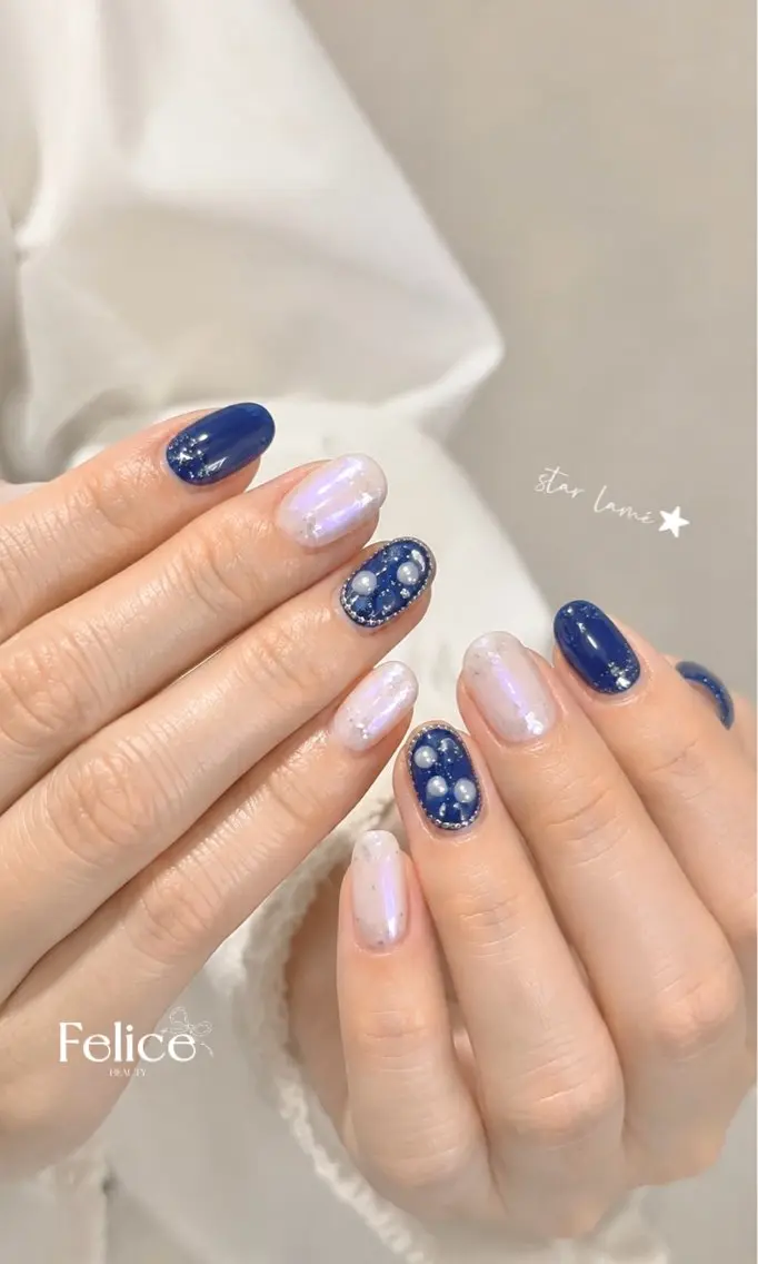 ネイル キラキラネイル 水色 夏ネイル ワンホンネイル ハンドネイル MIREI Felice大宮西口のネイルデザイン