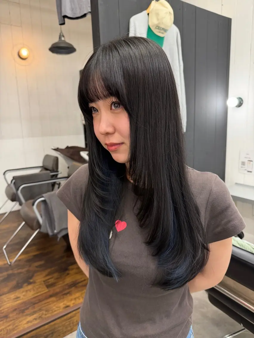 ロング ロングレイヤー レイヤーカット ロング カット ヘアカラー VENICE MIKIのヘアスタイル