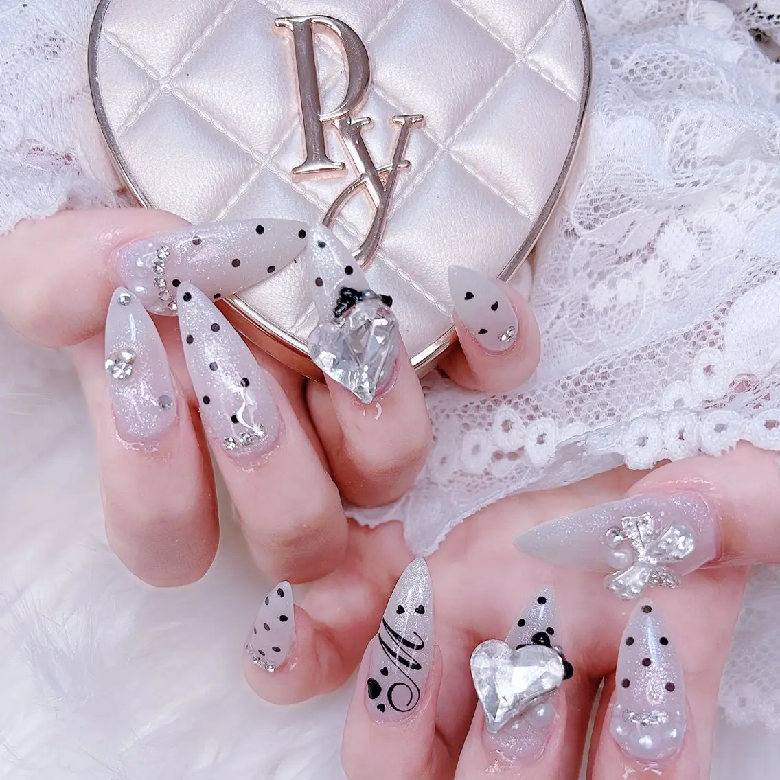 ネイル クリアネイル ドット ロングネイル ネイルチップ ハンドネイル mini nailのネイルデザイン
