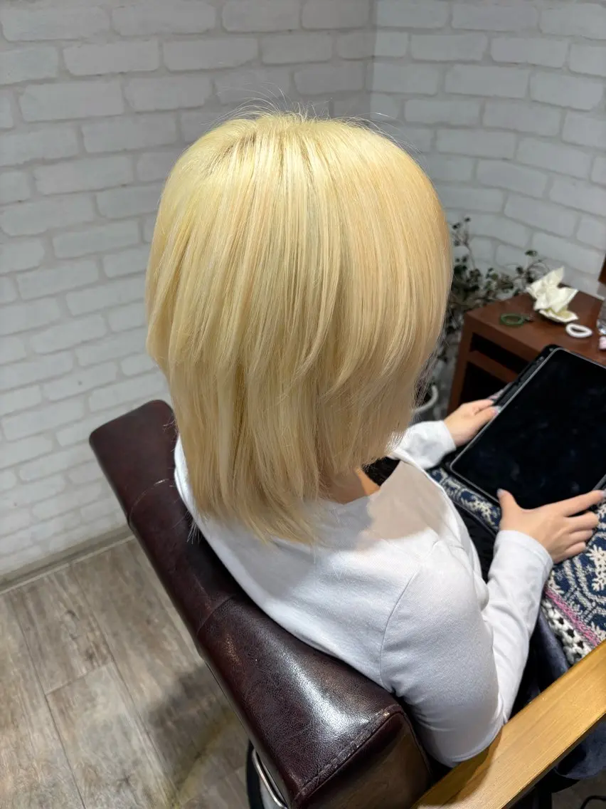 カラー ブリーチ 抜きっぱなしブロンド ブロンド 髪質改善 ヘアカラー 🫧ブロッサム 田中 琴羽🫧のヘアスタイル
