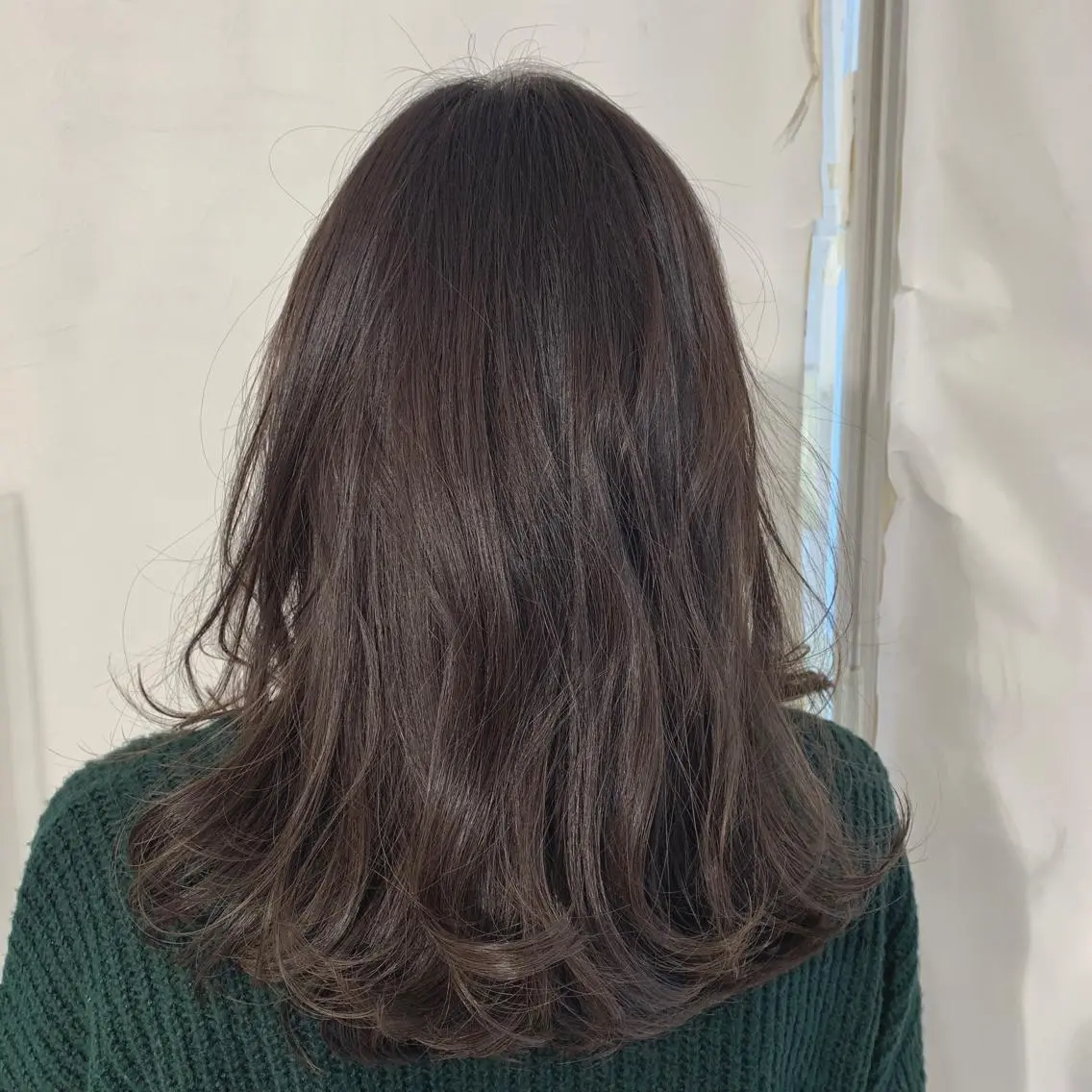 セミロング カラー アッシュ 透明感カラー 加藤 綾華のヘアスタイル