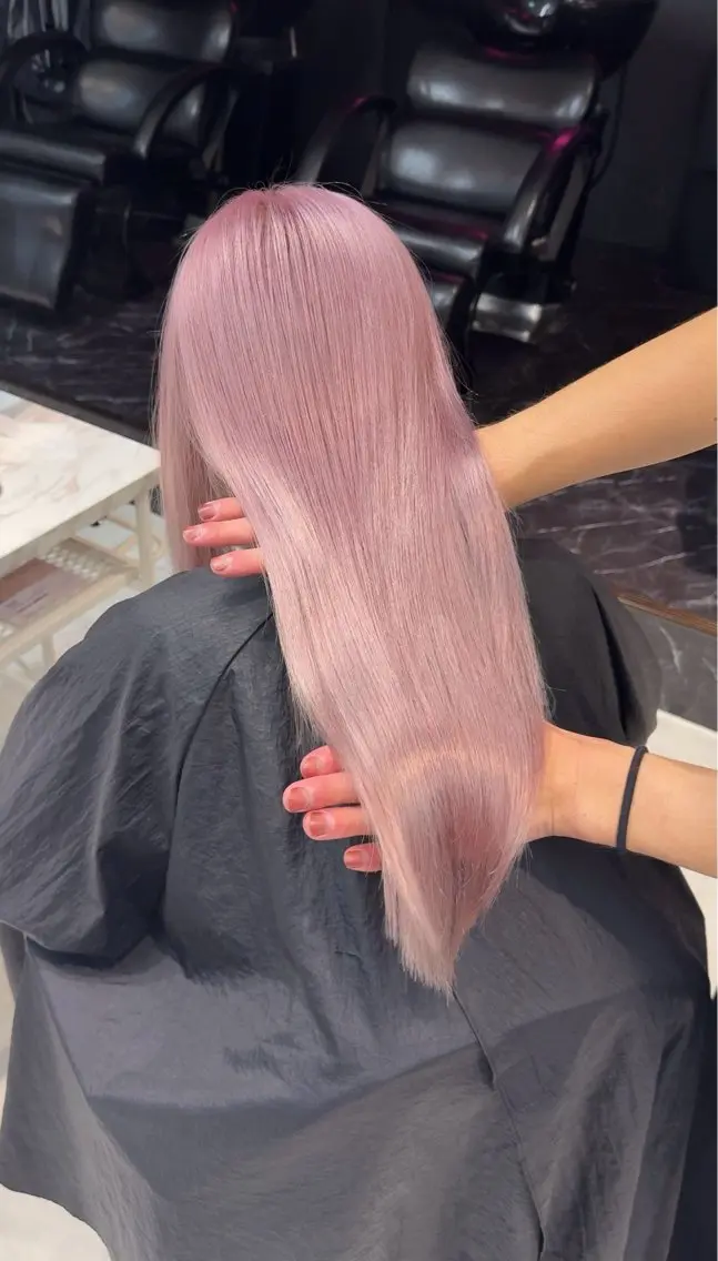 ミディアム カラー ヘアアレンジ ベージュカラー ブリーチ ブロンド デザインカラー ミルクティーベージュ ヘアカラー 【🥀履歴修正🥀】 ハイトーン職人/拓真のヘアスタイル