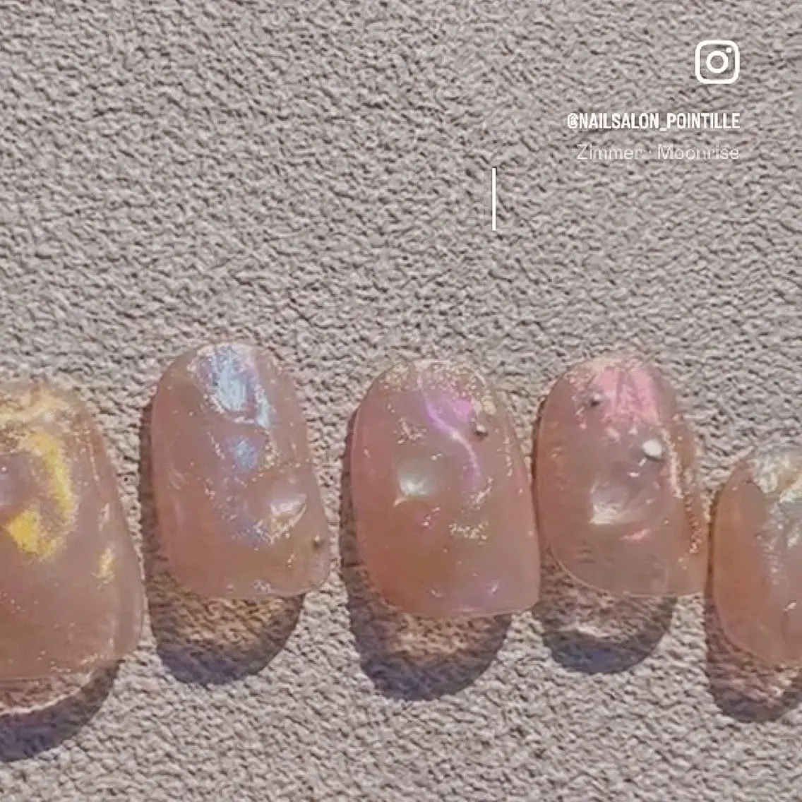 ネイル オーロラネイル ミラーネイル ニュアンスネイル シルバー ハンドネイル pointillé .ayaのネイルデザイン
