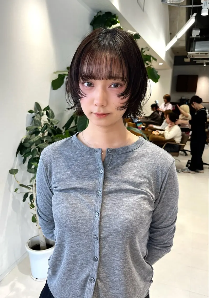 ショート カラー ブラウンカラー ダークブラウン レイヤーカット レイヤーカット/ブラ ウンカラー/河野凜のヘアスタイル