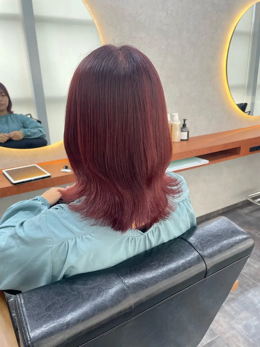 ミディアム 佐藤 菜穂のヘアスタイル