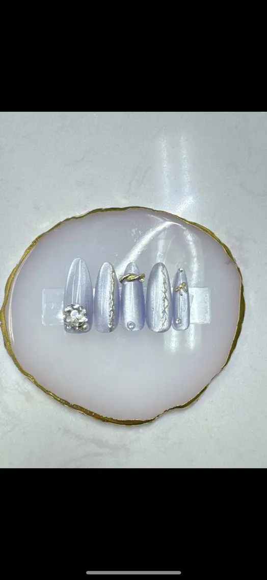 ネイル ボルドー チークネイル ドット 長さ出し フレンチネイル ハンドネイル Queeens nailのネイルデザイン