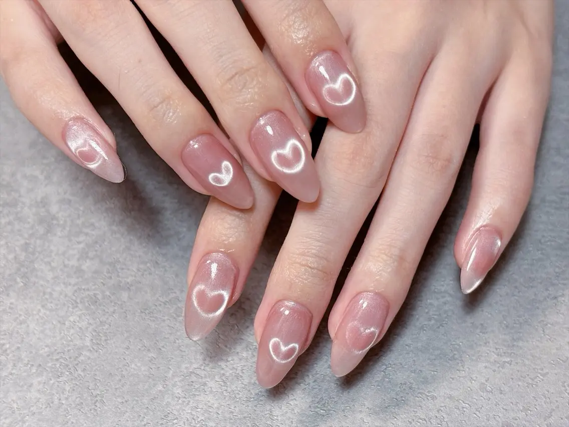 ネイル ハート マグネットネイル 夏ネイル ハンドネイル ハンドケア 💫ゆか_ Nailartistのネイルデザイン