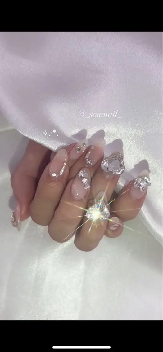 ネイル ジェルネイル キラキラネイル 韓国ネイル ストーンネイル SOM NAILのネイルデザイン